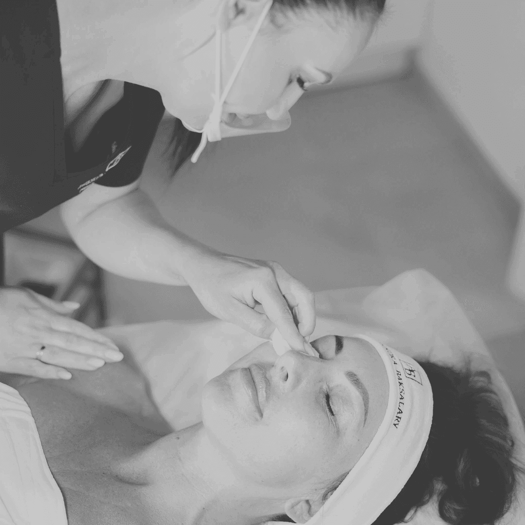 swiper-Mezoterapia igłowa i lipoliza iniekcyjna